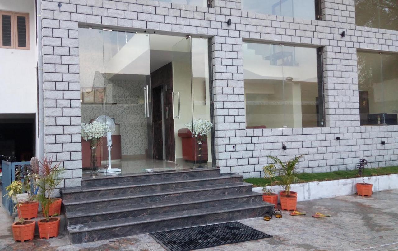 Hotel Meyyappaa Karaikkudi Esterno foto