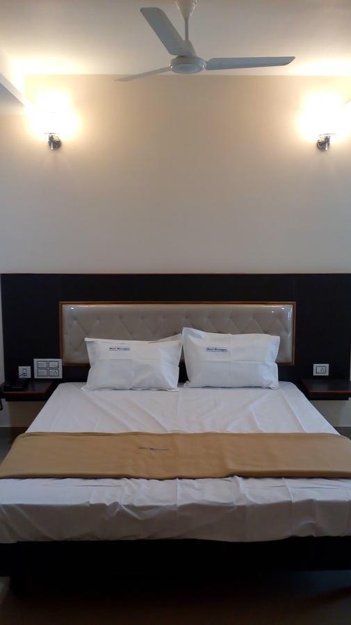 Hotel Meyyappaa Karaikkudi Esterno foto